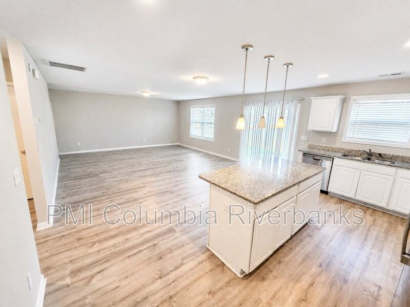 721 Tanager Ln - Photo 6 of 27