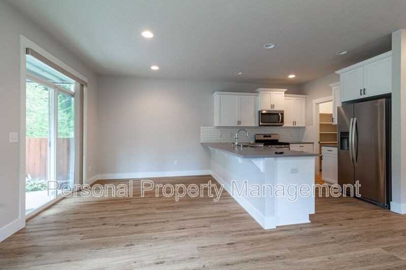 1323 Ne 70th St - Photo 5 of 20