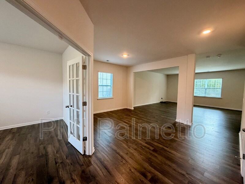 771 Tiger Lily Dr - Photo 4 of 35