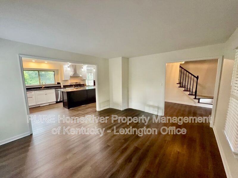 3785 Broadmoor Dr - Photo 4 of 37