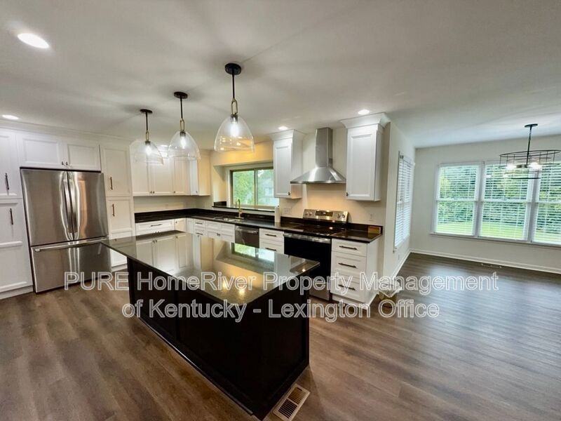 3785 Broadmoor Dr - Photo 7 of 37
