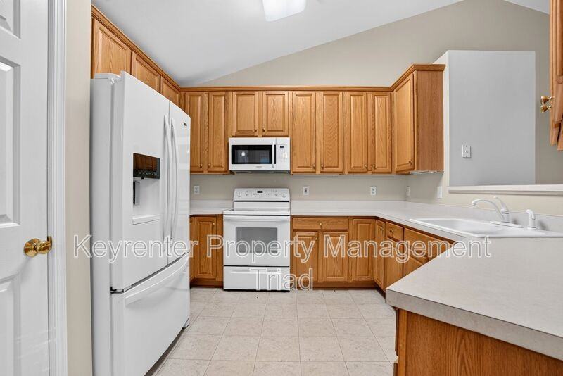 6219 Black Willow Dr - Photo 2 of 35