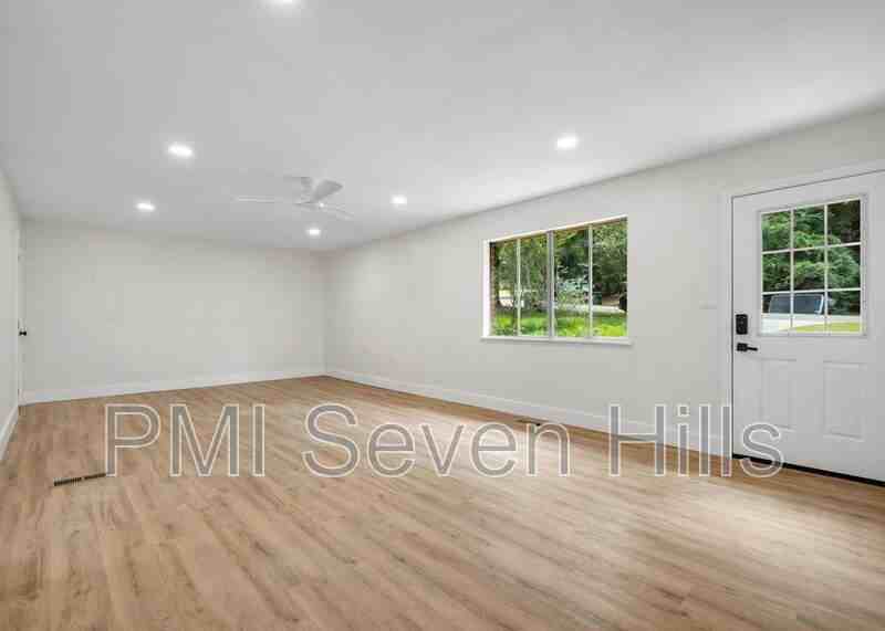4116 Tara Dr - Photo 3 of 17