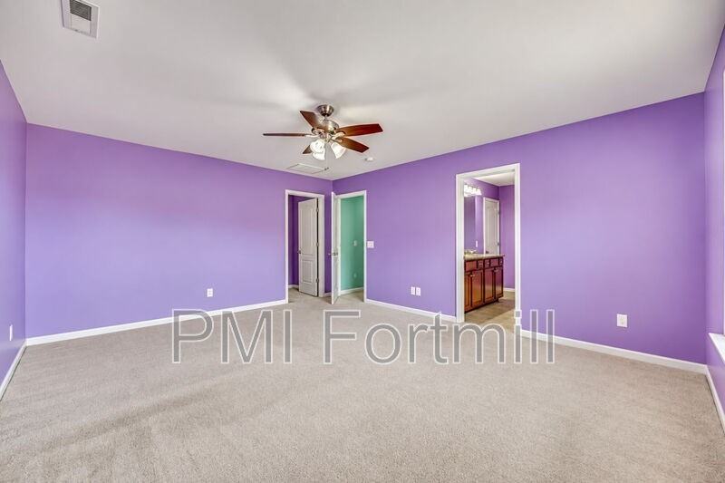 1080 Crescent Moon Dr - Photo 3 of 4