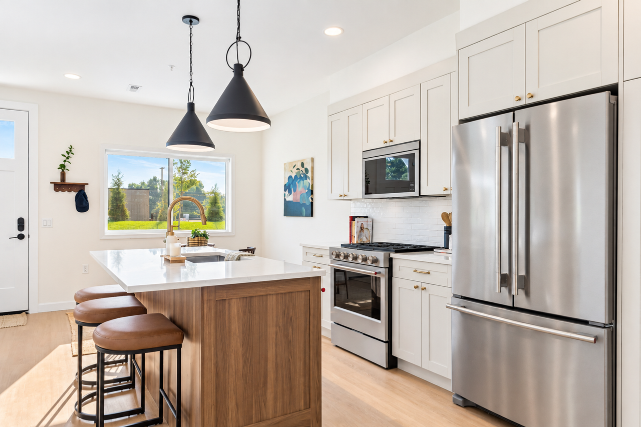Hudson Valley Luxury Apartment Homes - Photo 3 of 19