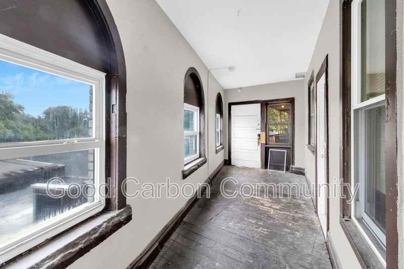 1073 Grant St #19 - Photo 5 of 19