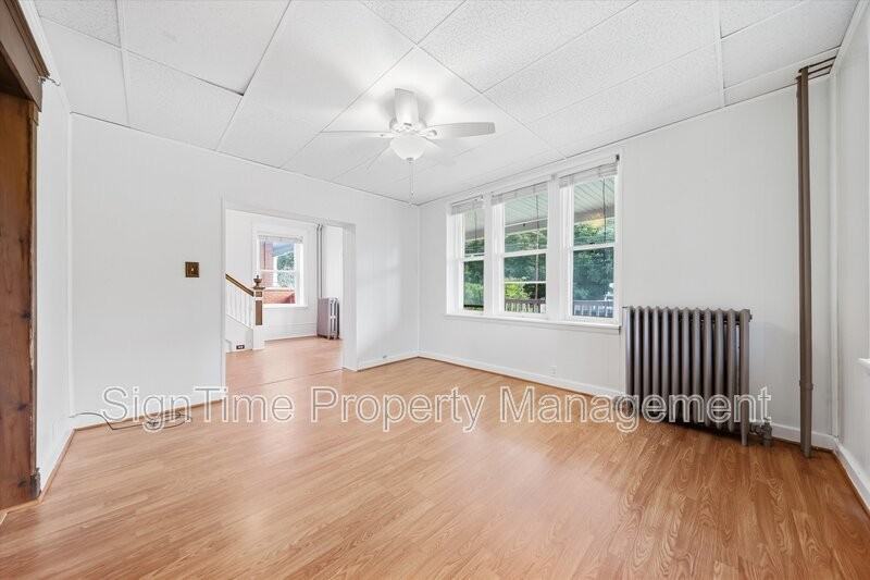 17842 Virginia Ave - Photo 3 of 25