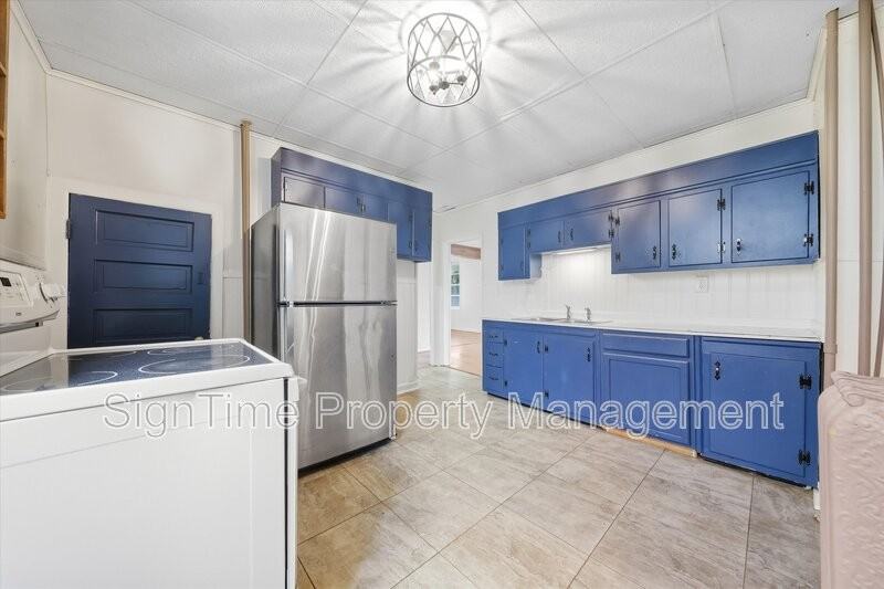 17842 Virginia Ave - Photo 7 of 25