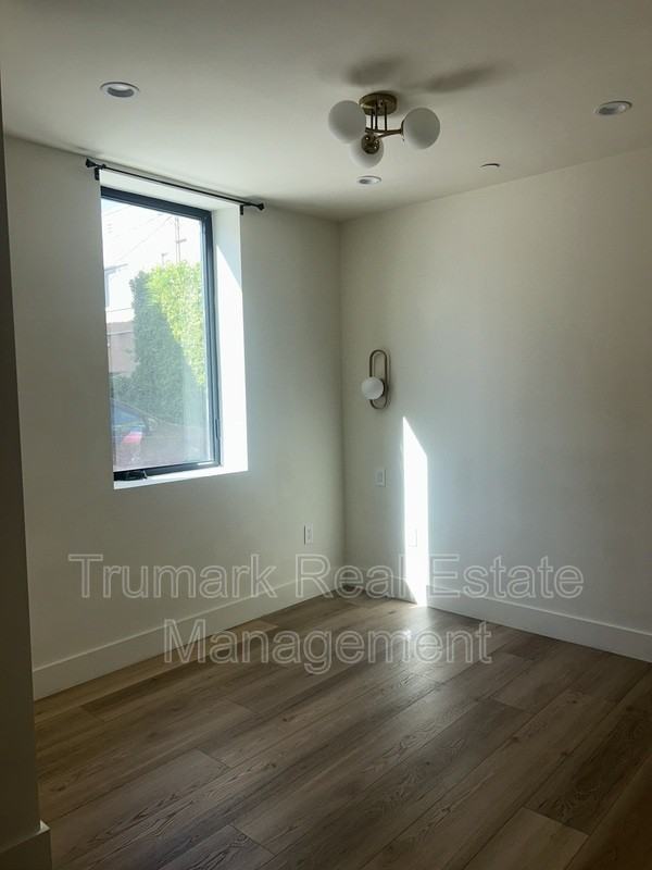 609 E Garfield Ave #A - Photo 6 of 8