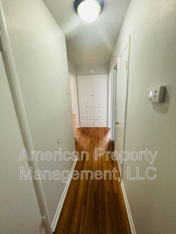 1110 N Hickory Ave - Photo 5 of 12