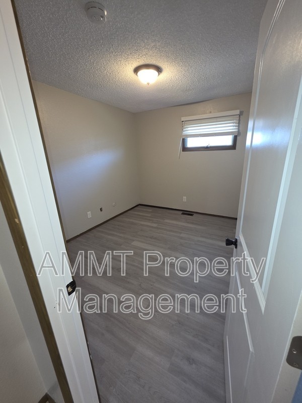 2519 N 3rd St - Photo 3 of 11