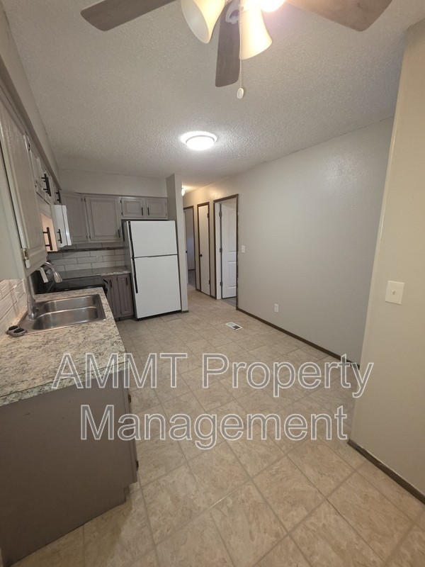 2519 N 3rd St - Photo 4 of 11