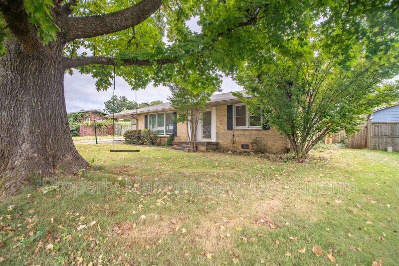 1004 Ford Ave - Photo 2 of 22