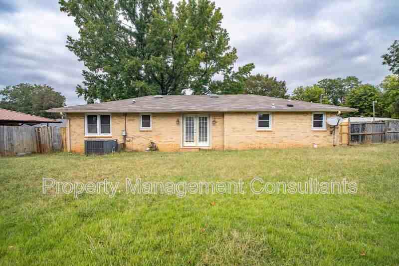 1004 Ford Ave - Photo 4 of 22