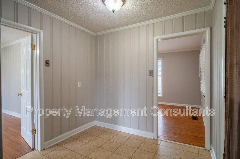 1004 Ford Ave - Photo 7 of 22