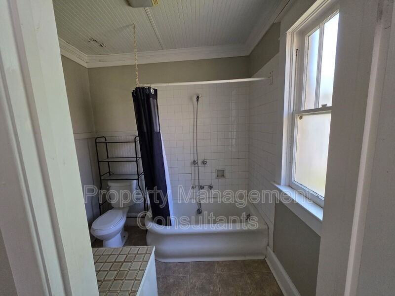 727 Sherrod Ave #A - Photo 3 of 9