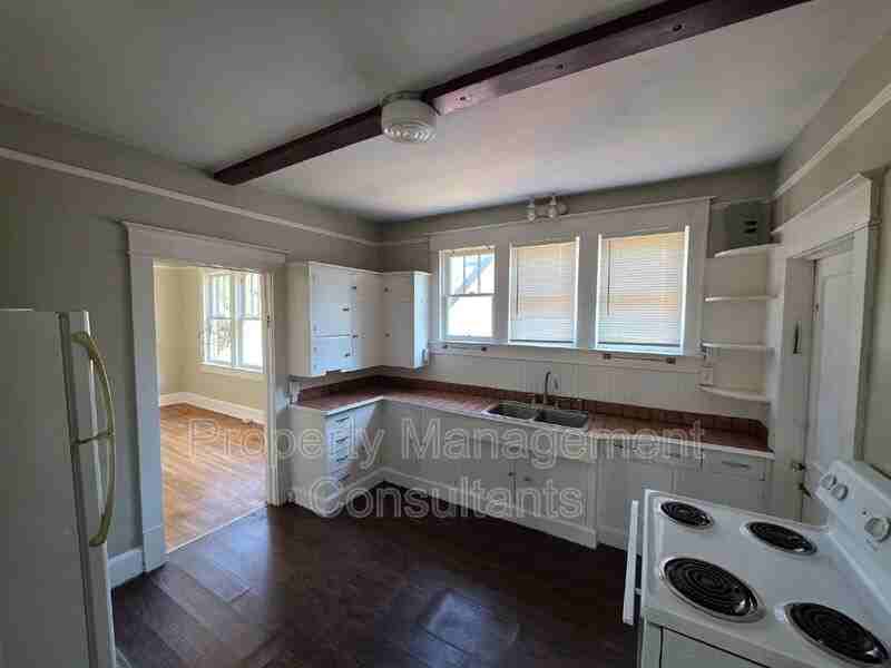 727 Sherrod Ave #A - Photo 7 of 9