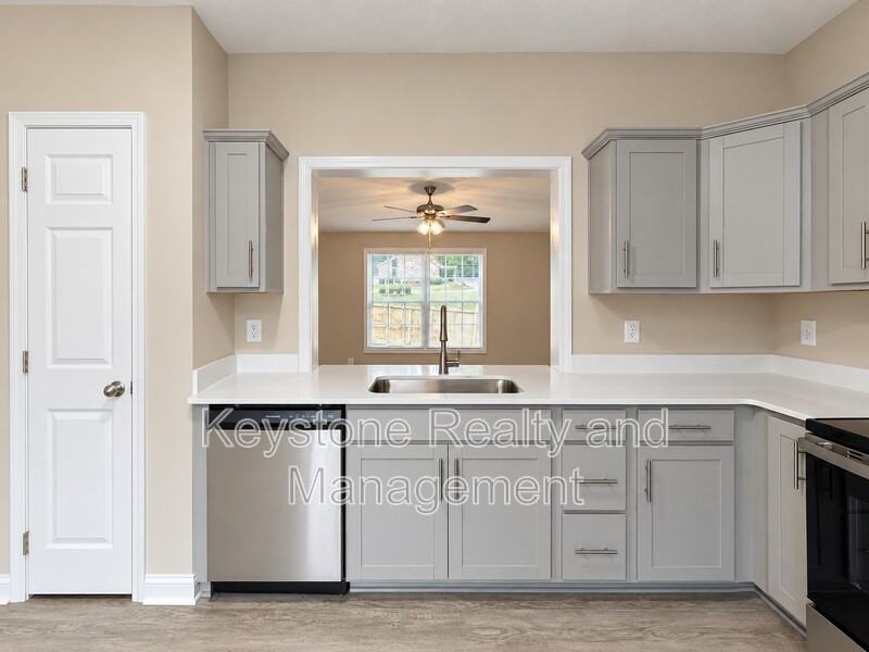 9346 Pembroke Oak Grove Rd - Photo 4 of 16