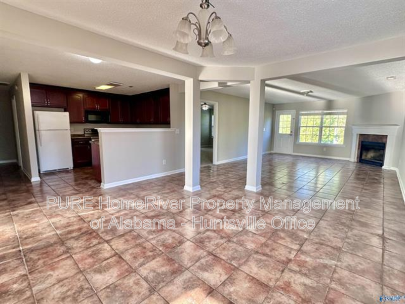 423 Jasmine Dr - Photo 2 of 16