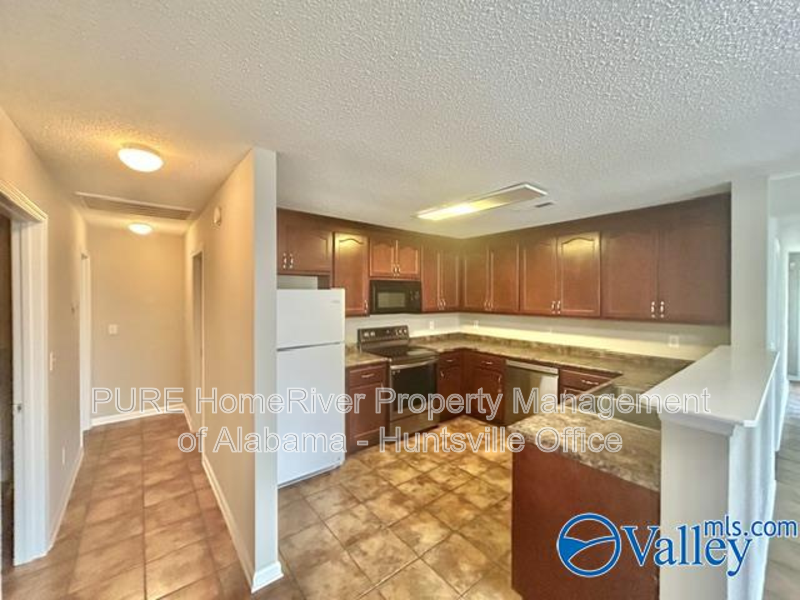 423 Jasmine Dr - Photo 4 of 16
