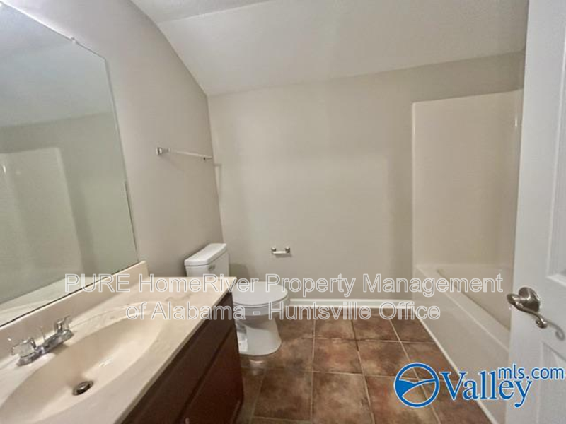 423 Jasmine Dr - Photo 7 of 16