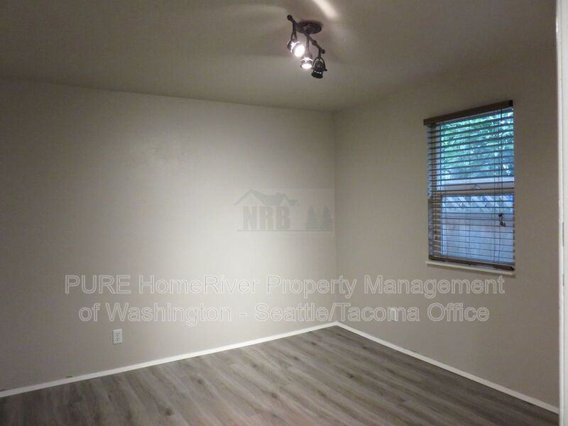 15301 Portland Ave Sw #B - Photo 7 of 15