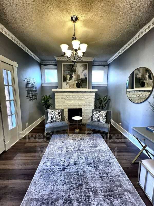 279 N Watkins St - Photo 2 of 11