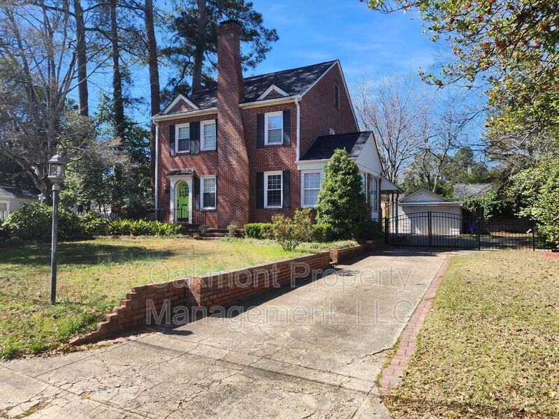 105 Peachtree St - Photo 3 of 44