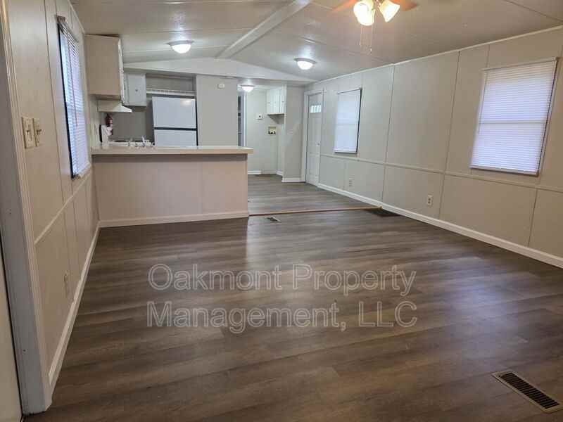 134 Joy Dr - Photo 2 of 11