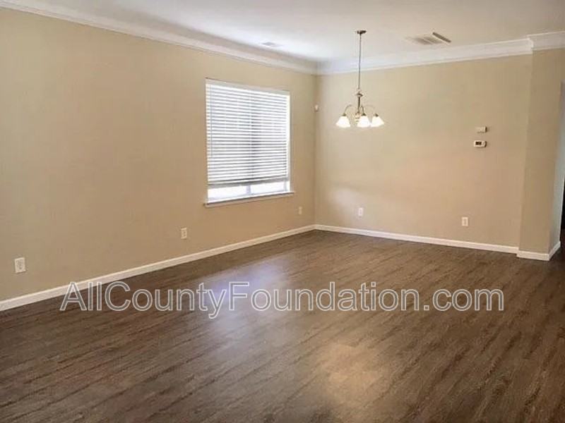 221 Meadow Wood Rd - Photo 3 of 10