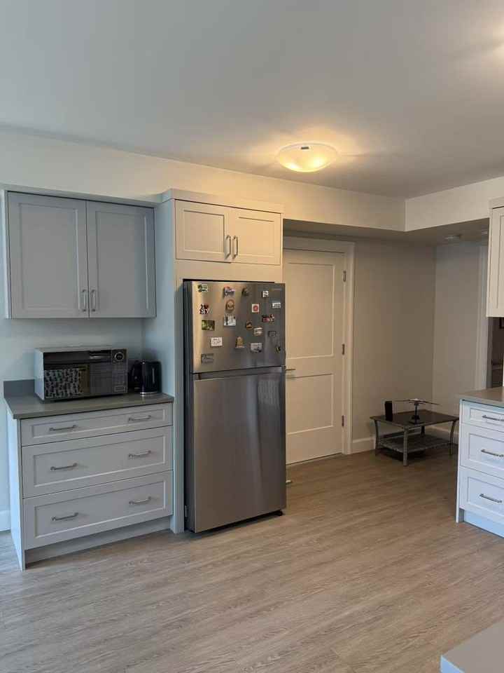 2000 Phillips Place - Photo 3 of 17