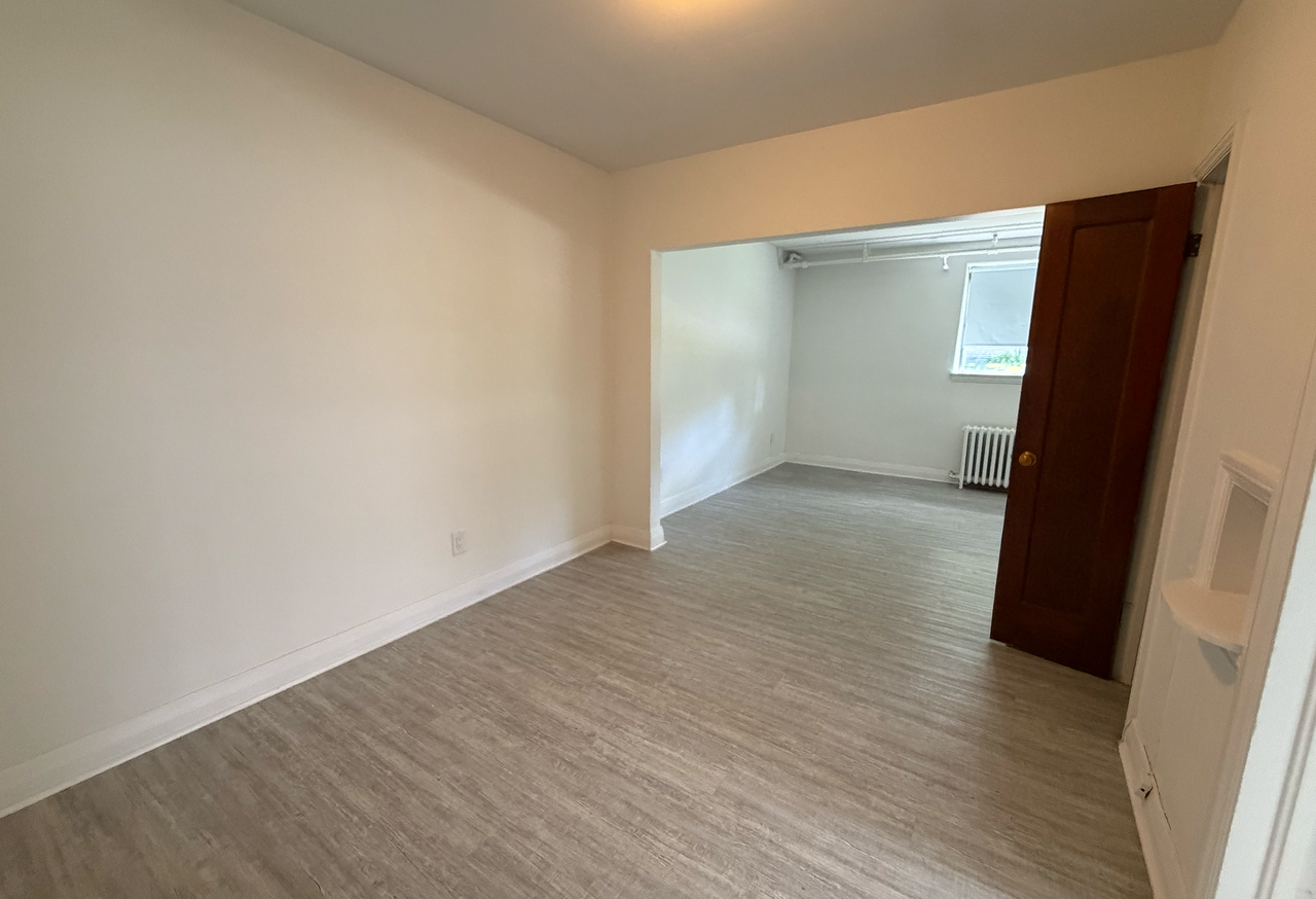 50 Ridout Street South #35 - Photo 4 of 12