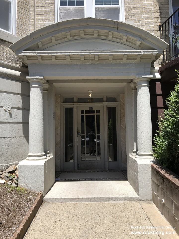 49 Englewood Ave #5 - Photo 2 of 18