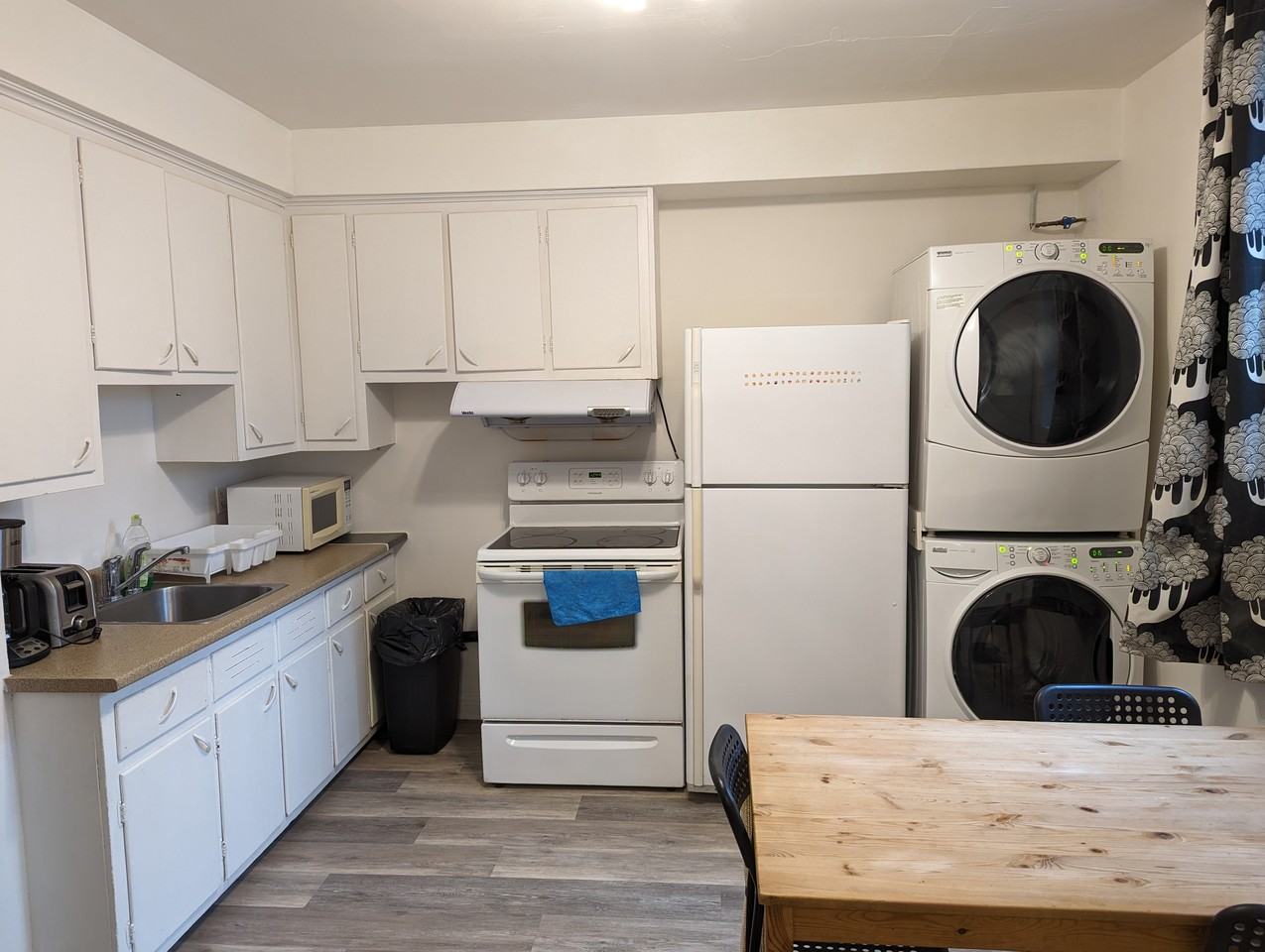 6585 Boulevard Monk #B - Photo 7 of 16