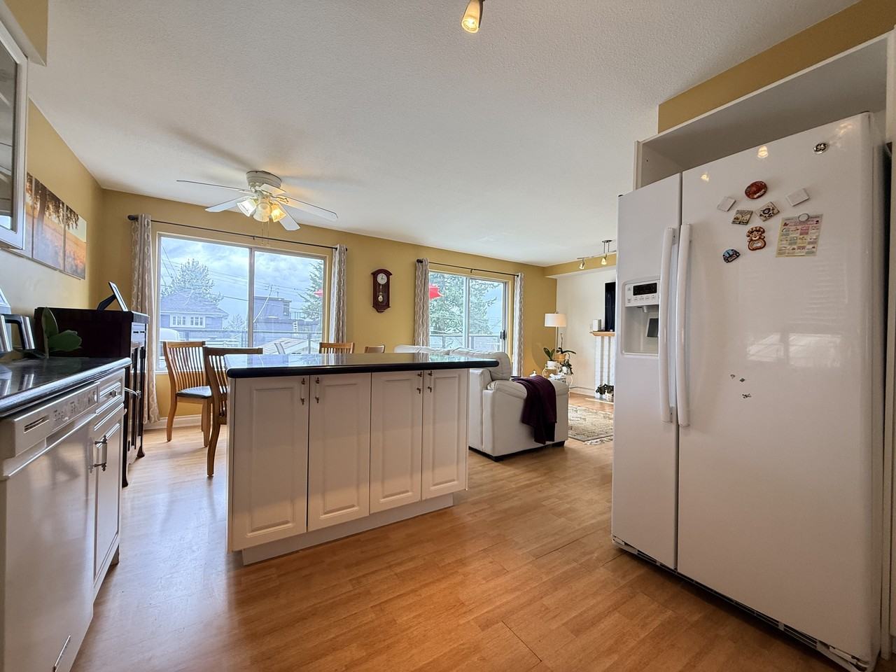 335 27th Street West - Photo 6 of 28