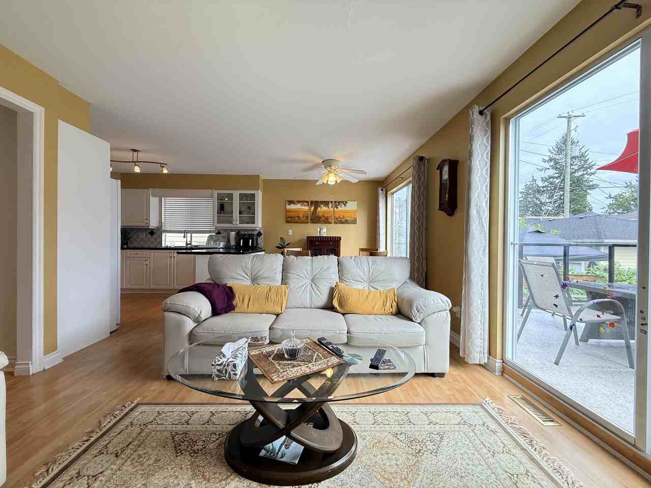 335 27th Street West - Photo 7 of 28