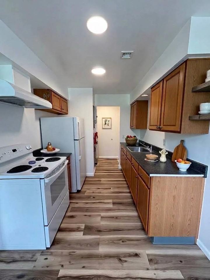 744 East Michigan Avenue - Photo 3 of 19
