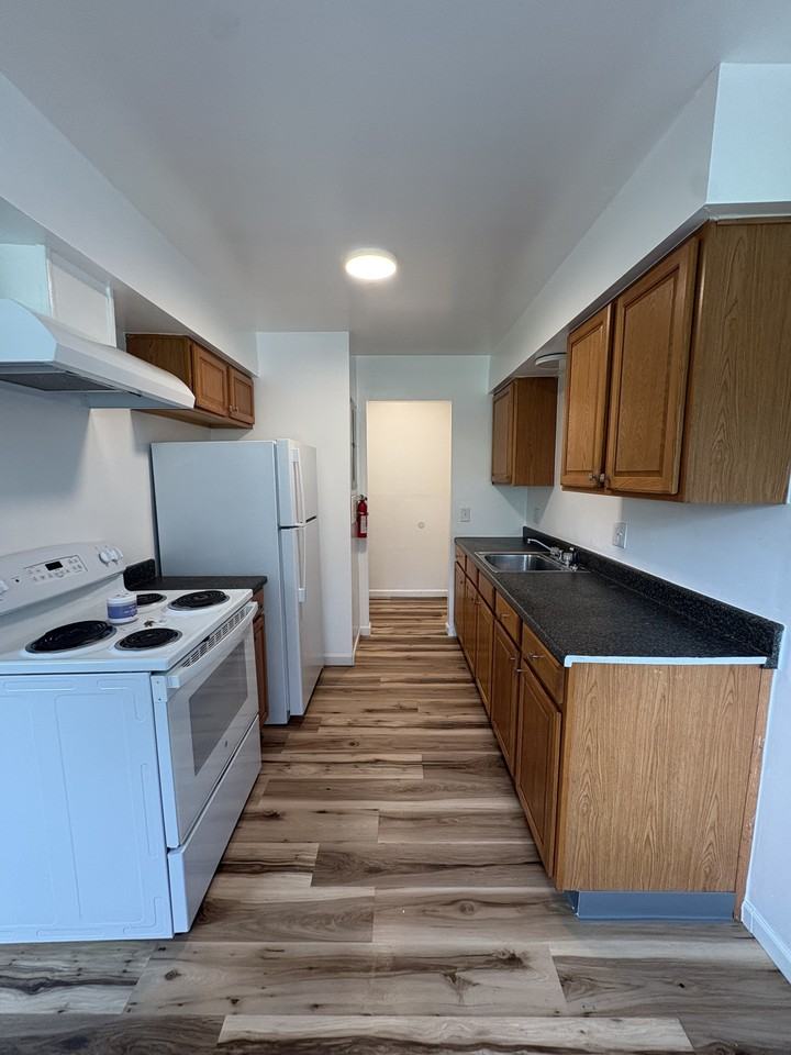 744 East Michigan Avenue - Photo 4 of 19