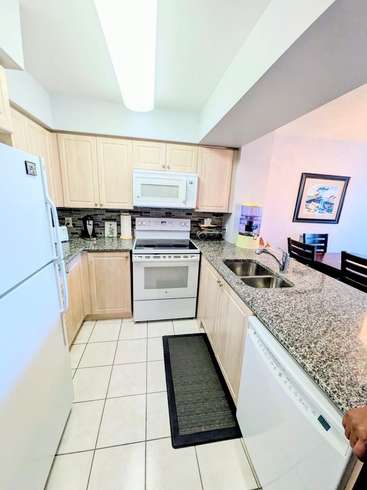 68 Grangeway Avenue #1515 - Photo 4 of 21