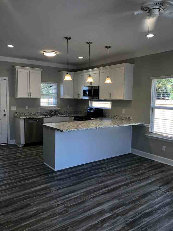 23 25th St Se - Photo 5 of 7