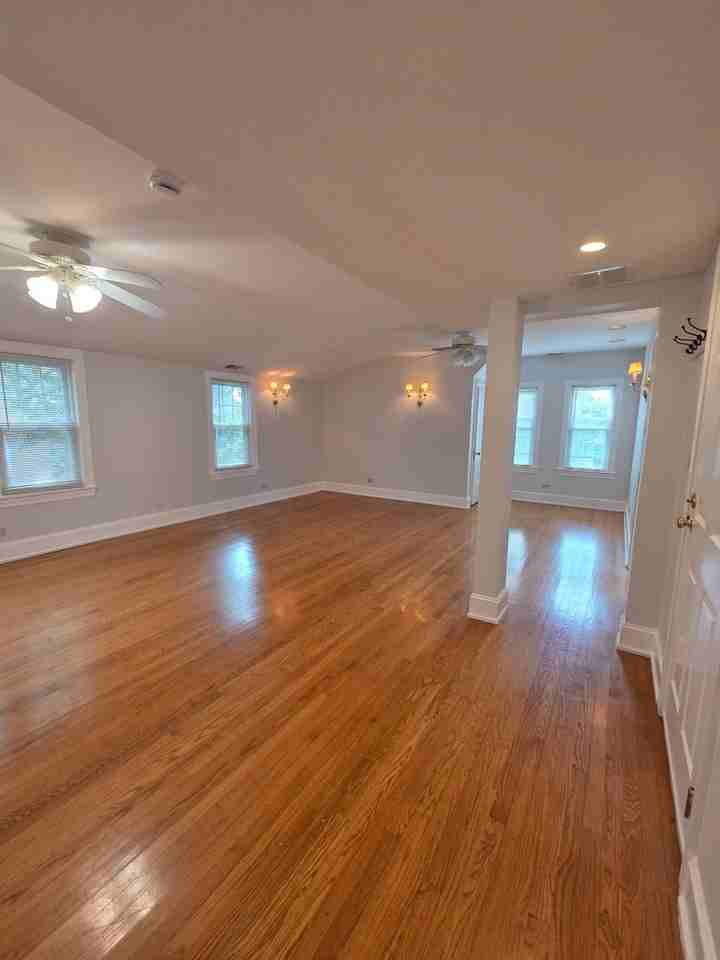 2619 Prairie Ave - Photo 2 of 14