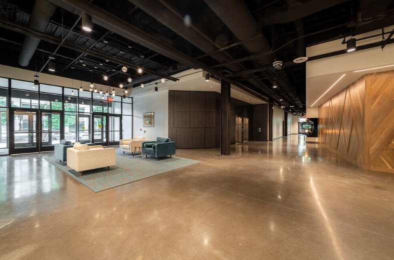 260 E. Broad - Photo 6 of 18