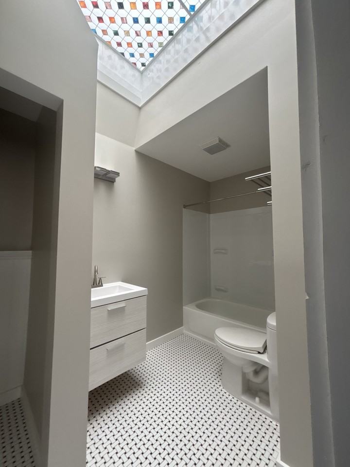 819 Main Street - Photo 3 of 11