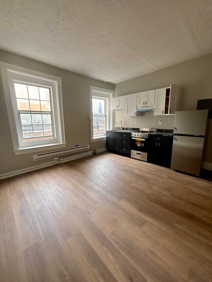 819 Main Street - Photo 4 of 11