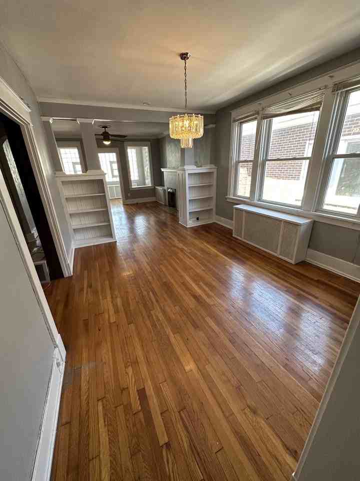 2727 Broadway Avenue - Photo 5 of 12