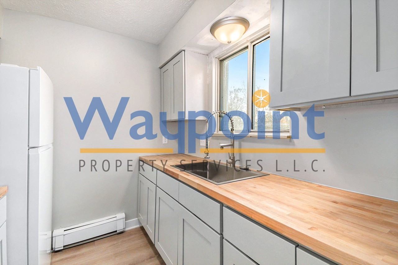 315 Smith Street - Photo 3 of 10