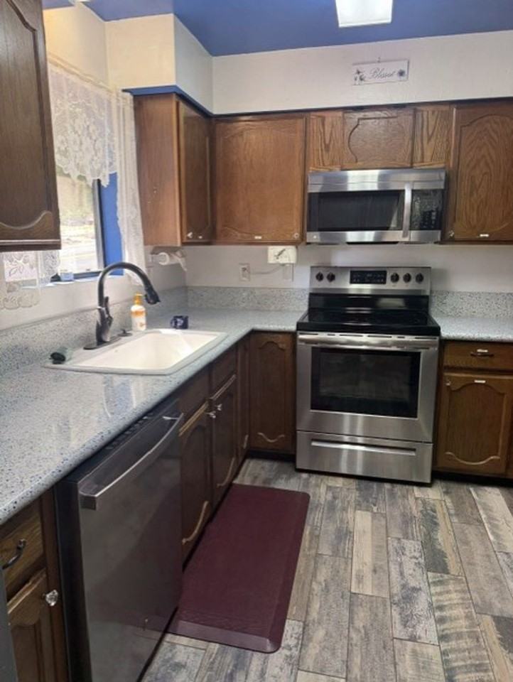108 W Fir St - Photo 2 of 28