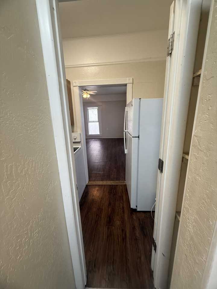 748 SE Jackson St. - Photo 3 of 5