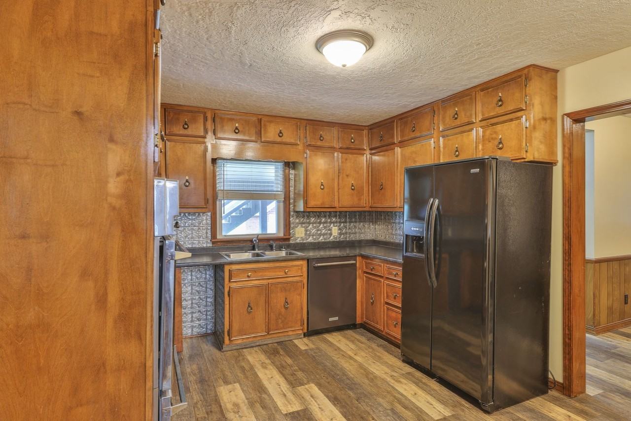 9930 Highway 22 - Photo 5 of 16