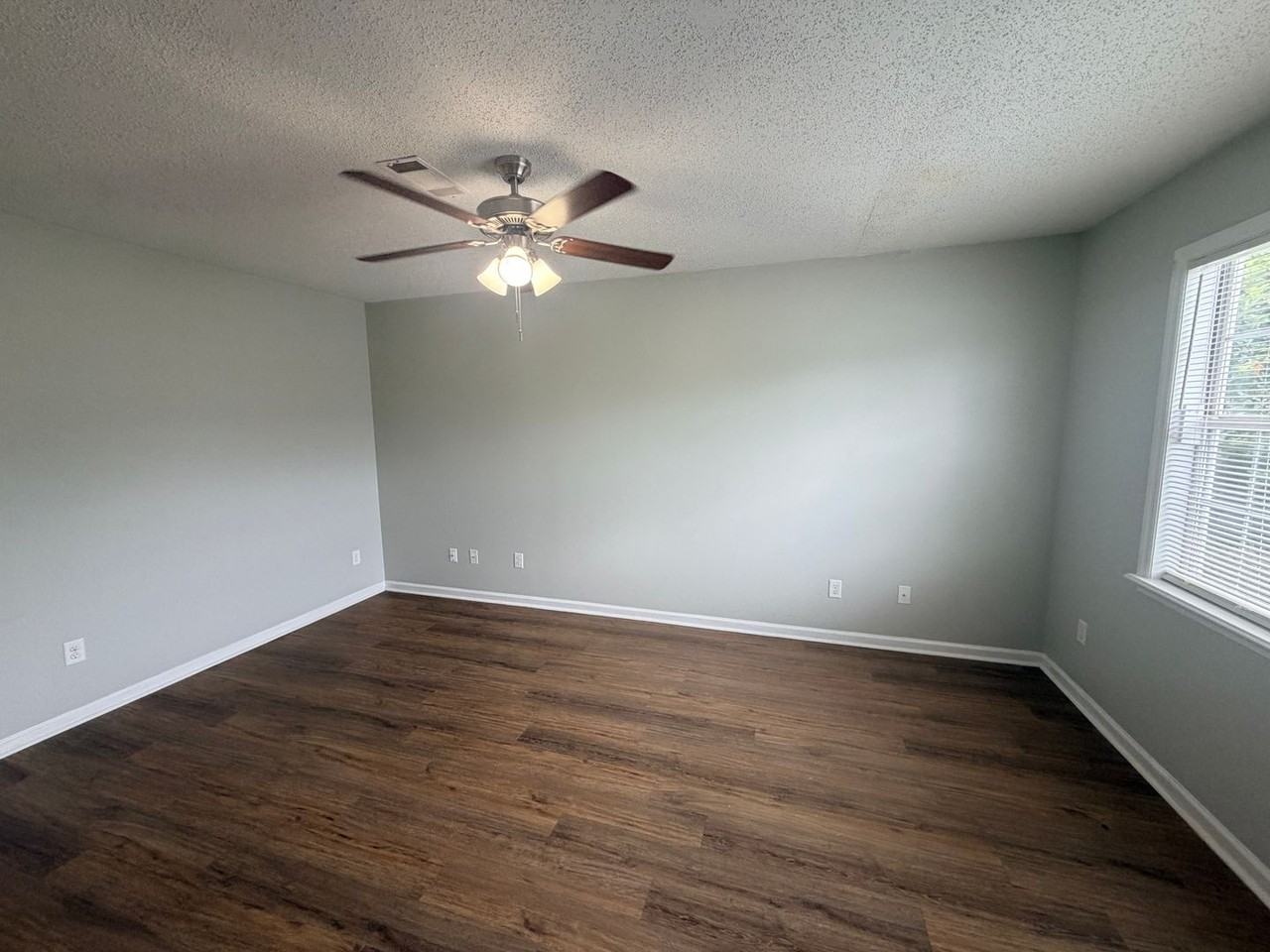 1831 Remer Ln - Photo 2 of 18